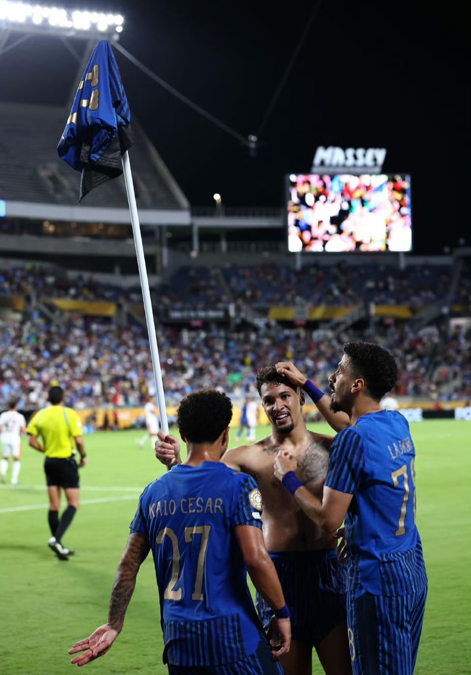 九游会-西甲今夜再迎强敌，曼联迎来里程碑，主帅态度：媒体盛赞，细节决定成败(曼联vs西甲)