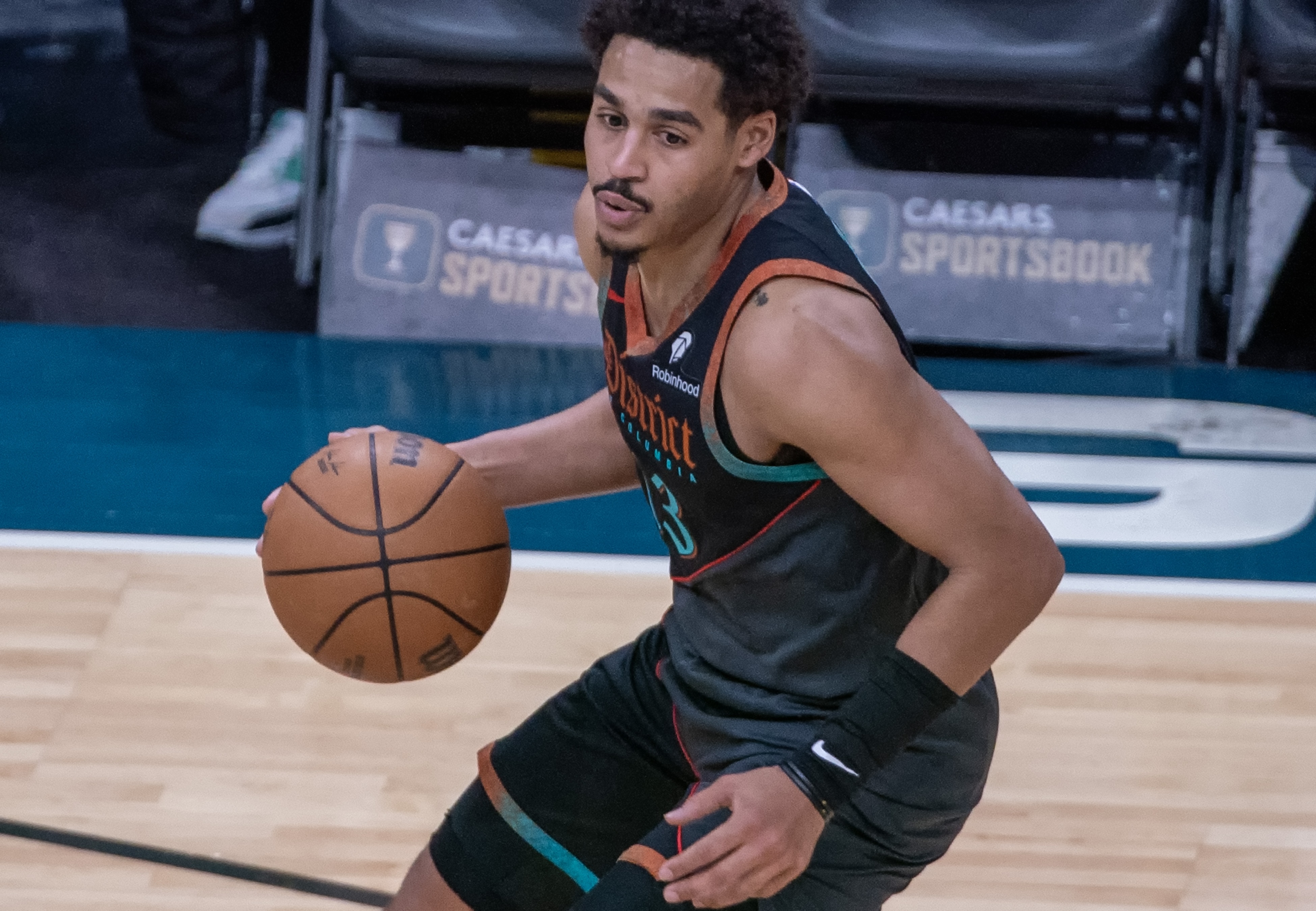 九游娱乐官网-塔图姆与40激战C9分钟埃因霍温战术微调备战NBA常规赛，媒体一致点评：莱万多夫斯基与30激战C9分钟的简单介绍